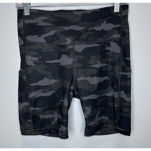 Athleta Transcend 7" Bike Shorts Women's Size Medium Black Camo Two Side Pockets